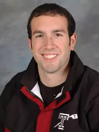 MEN'S CREW WINS TWO GOLD MEDALS AT DAD VAIL REGATTA Image