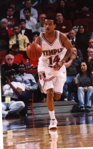 LYNN GREER SIGNS TWO-YEAR CONTRACT WITH MILWAUKEE BUCKS Image