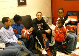 DAWN STALEY WINS WNBA'S 2006 KIM PERROT SPORTSMANSHIP AWARD Image