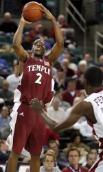 Men's Basketball Tops Marist, 73-69, In Overtime Image