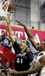 Brooks Helps Owls Fend Off Dragons, 64-51 Image