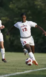 Women's Soccer Holds On To Ground The Flyers, 2-1 Image