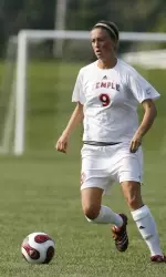 Women's Soccer Ties La Salle, 1-1 Image