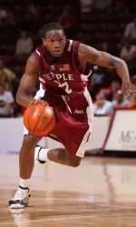 Balanced Attack Leads Men's Basketball Past College of Charleston, 70-65 Image