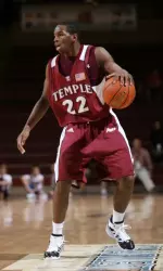 Men's Basketball Pulls Away From Lafayette, 71-55 Image