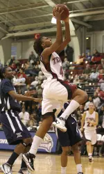 Temple Beats Hampton, 79-50 Image