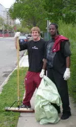 Temple Football Participates in Diamond Street Clean-up Image