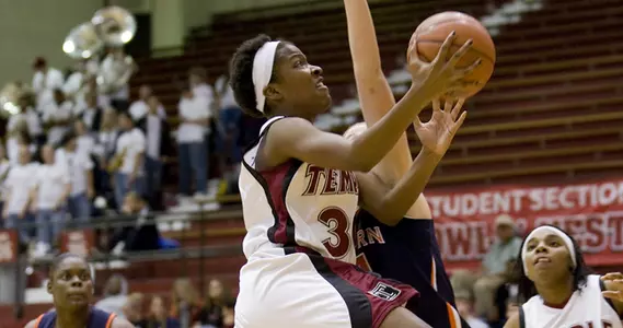 Women's Basketball Faces Villanova on Sunday in First Big 5 Matchup of the Season Image