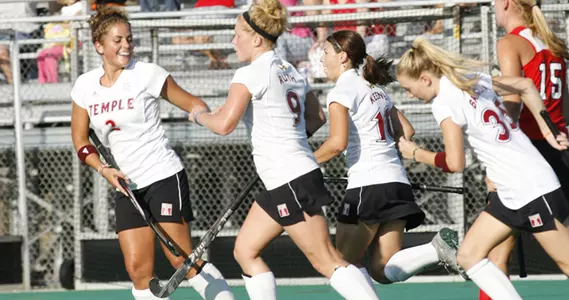 Field Hockey Team Welcomes Alumni on Sunday Image