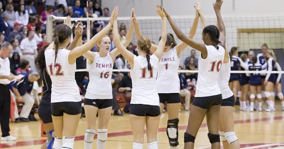 Volleyball Advances to A-10 Semis With 3-2 Win vs. George Washington Image