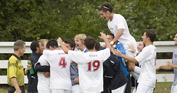 Temple Men's Soccer Team Celebrates