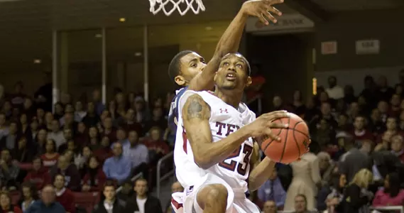 Ramone Moore