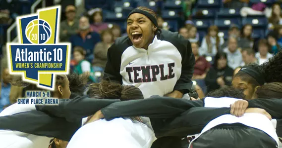 WBB a-10 huddle