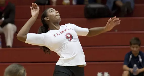 Duquesne Overpowers Volleyball in Three Sets Image