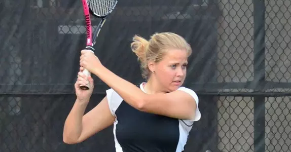 Women's Tennis Blanks Villanova, 7-0 Image