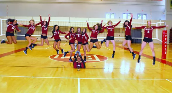 VB team jumping