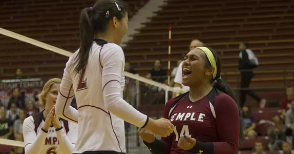 Volleyball Goes Undefeated on Day One of the Temple Invitational With Wins Over Central Connecticut State and Navy Image