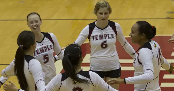 Volleyball Opens the Atlantic 10 Season With a 3-0 Sweep of Rhode Island Image