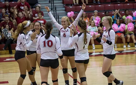 Volleyball Sweeps Rutgers for Fifth Straight Win; Owls Now 6-1 in the American Athletic Conference Image