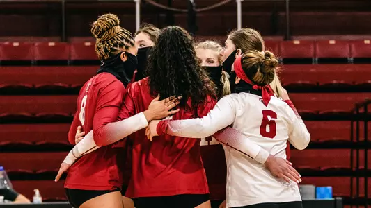 Temple Volleyball Huddle