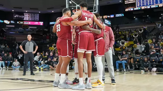 huddle1_121623