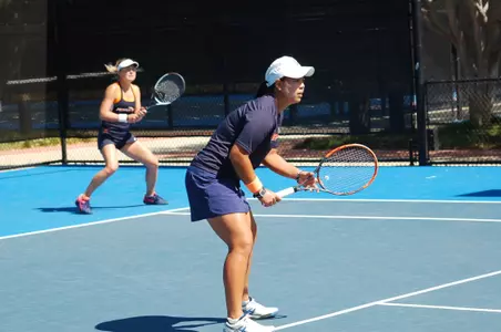 Laura Gulbe, Apichaya Runglerdkriangkrai (Photo by Sarah Otteman)