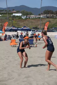 Deahna Kraft (31), Anika Wilson (14) (Photo by Jeff Golden)