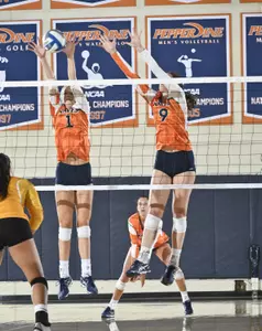 Hannah Frohling (1), Jasmine Gross (9) (Photo by Martin A. Folb)