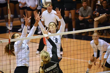 Heidi Dyer (4), Jasmine Gross (9) (Photo by Julianna Chan)