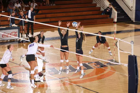 Nikki Lyons (3) and Alli O'Harra (7) (Photo by Jeff Golden)