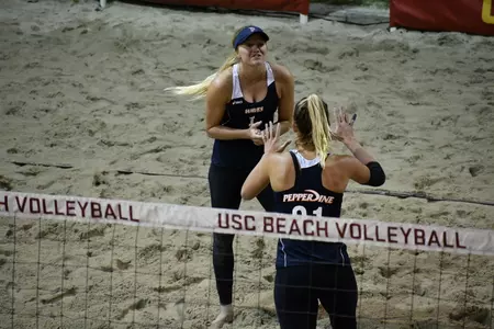 Corinne Quiggle (1), Deahna Kraft (31) (Photo by Sarah Otteman)