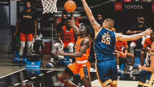 Majok Deng vs. UC Irvine