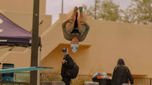 Olivia Stotz vs. APU