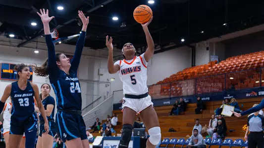 Mi'Cole Cayton vs. USD