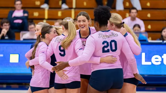 WVB huddle vs. Oregon State