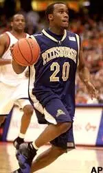 Brandin Knight brings the ball up court during the second half against Syracuse.