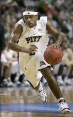 Levance Fields drives during the first half. (AP Photo)