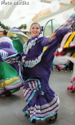 The Pitt football team was met by Viva! El Paso