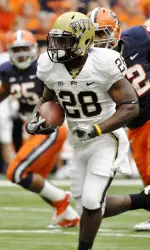 Dion Lewis runs for yardage against Syracuse during the second quarter. (AP Photo/Kevin Rivoli)