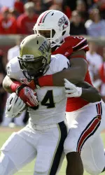 Isaac Bennett (AP Photo)