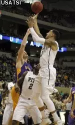 Cameron Wright scored 14 points versus Albany.