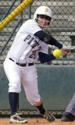 Junior Outfielder Carly Thea
