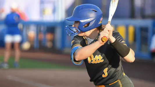 Hannah Bach batting vs. Syracuse.