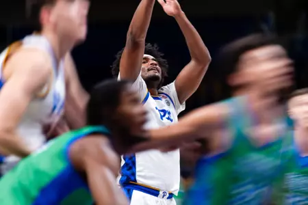 Oakland Roars: A Gameday Photo Essay Image