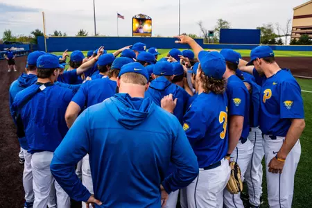 Pitt Baseball Team Shot