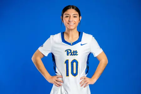 Familetti, Rachel Posed 2024