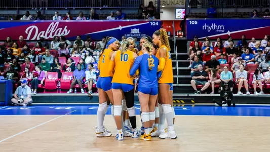 Pitt Huddle Against SMU