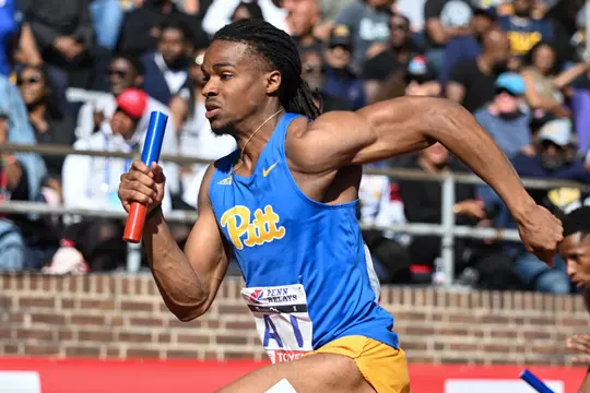 Devin Nugent runs at Penn Relays