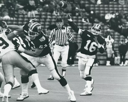 ohn Congemi preps to throw during a game playing for the Toronto Argonauts