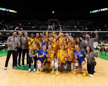 Pitt Sweeps Oregon in Season Opener